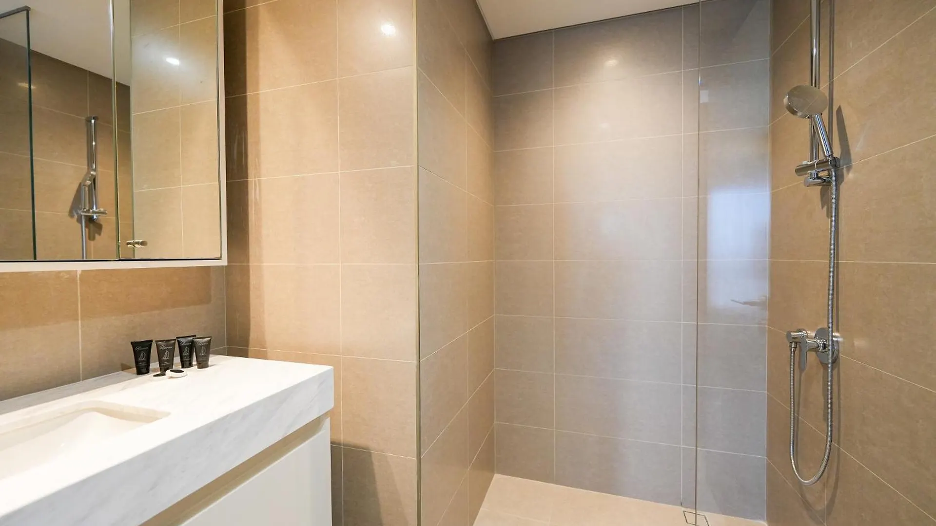 Stunning 2Br Apt Burj Royale 10 Mins Walk To Dubai Mall Birleşik Arap Emirlikleri