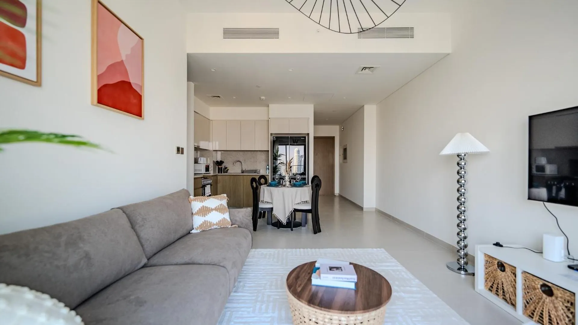 Stunning 2Br Apt Burj Royale 10 Mins Walk To Dubai Mall Apartment