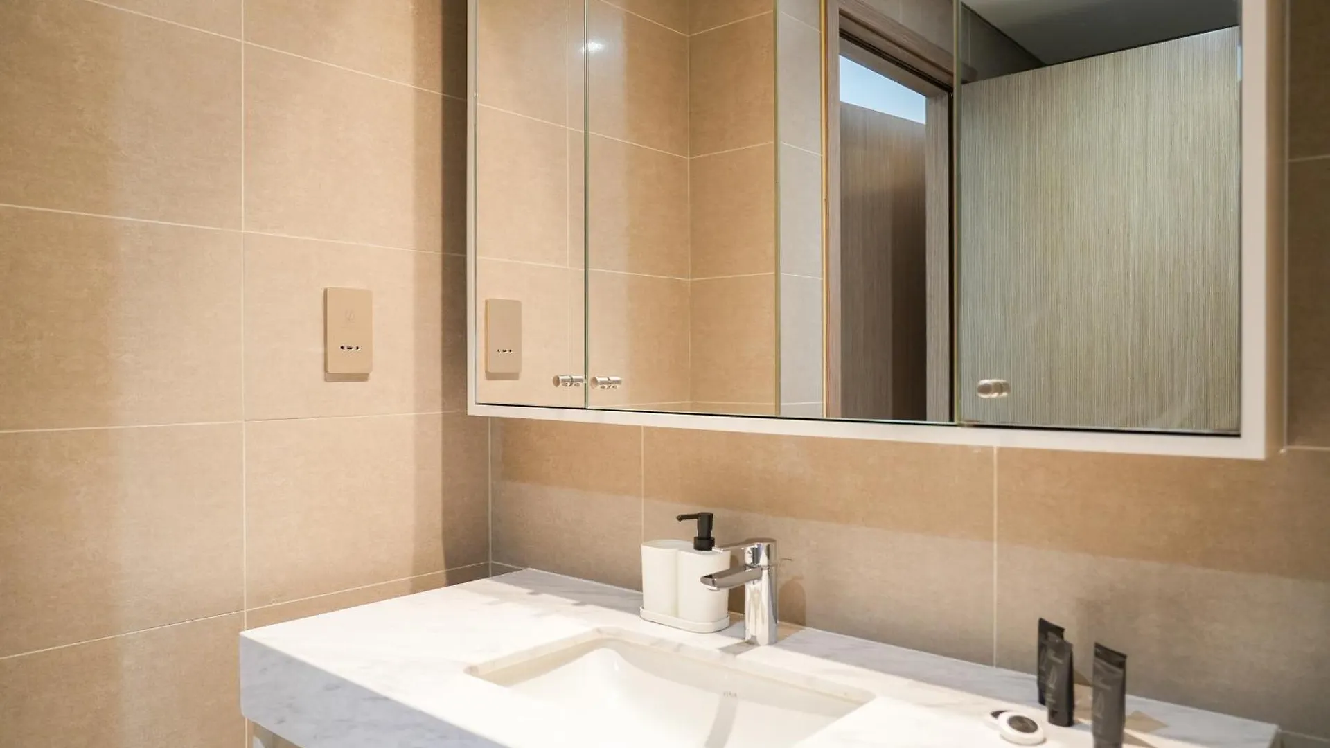 Stunning 2Br Apt Burj Royale 10 Mins Walk To Dubai Mall