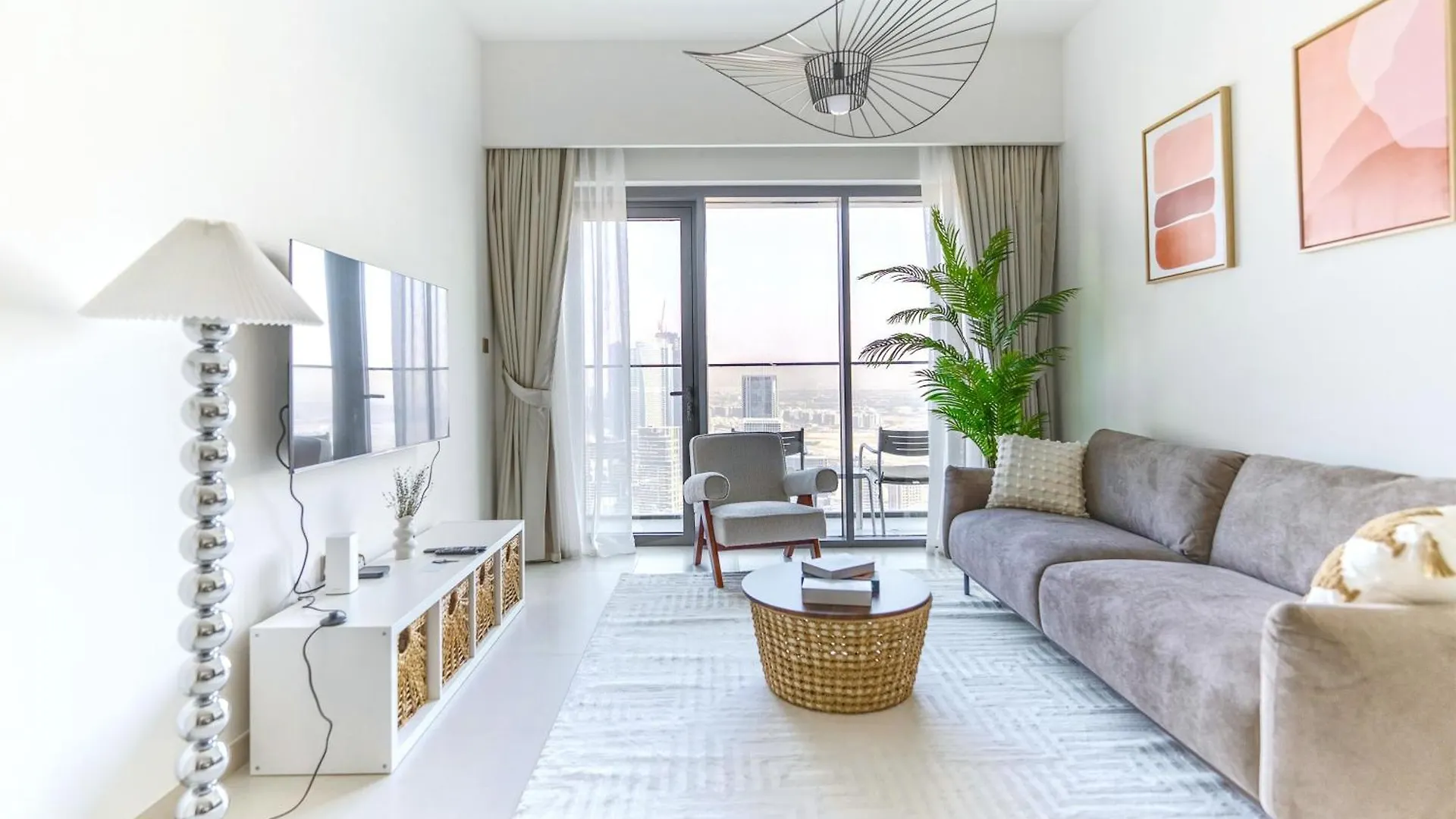 Stunning 2Br Apt Burj Royale 10 Mins Walk To Dubai Mall contacts