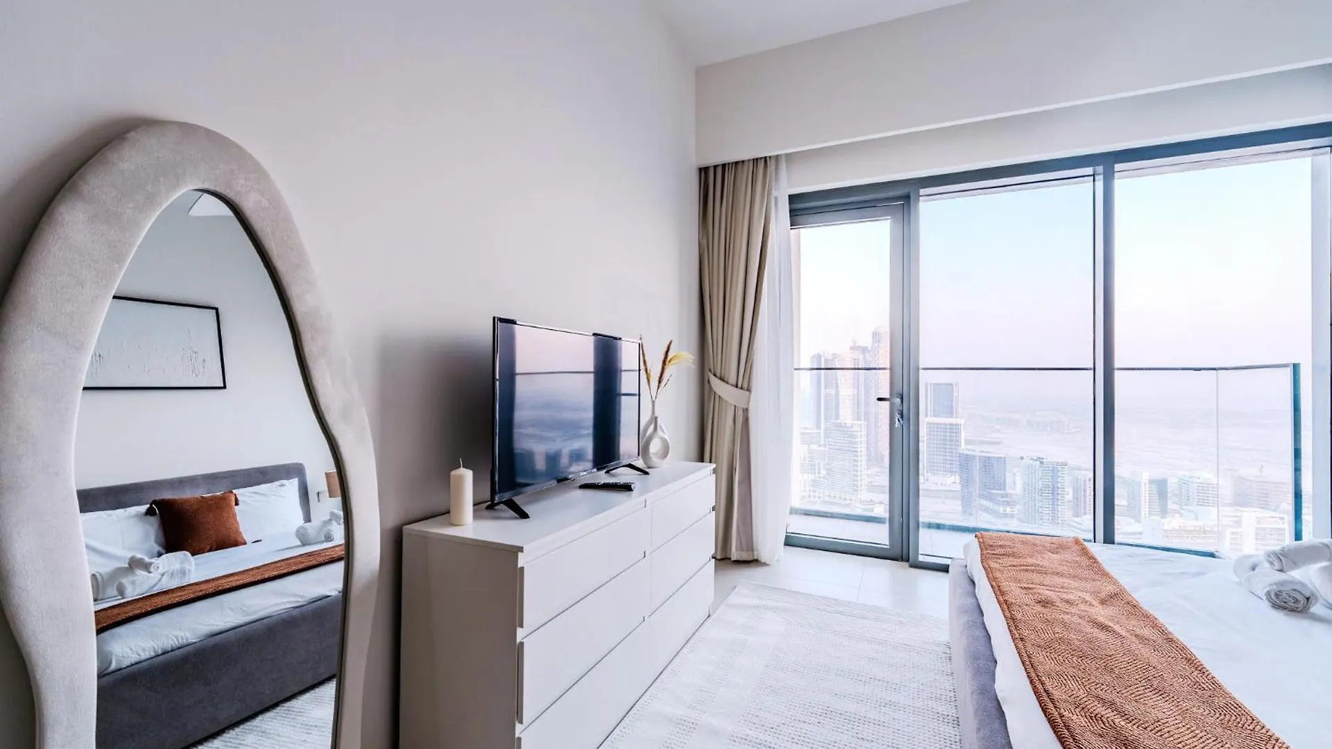 Stunning 2Br Apt Burj Royale 10 Mins Walk To Dubai Mall Apartment